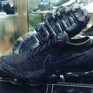 Nike Vapormax triple black NEW mens 10